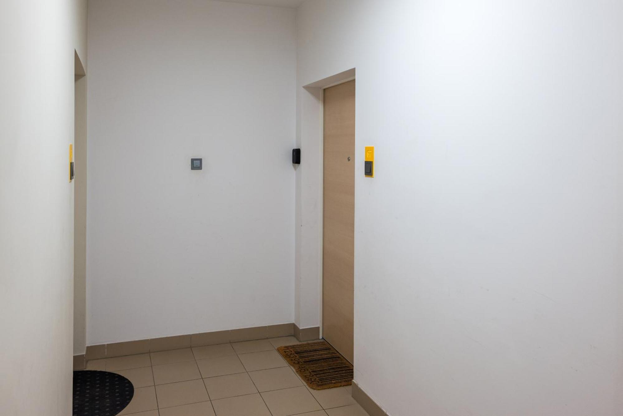 Wola Jana Kazimierza Chic Apartment Warsaw Exterior photo
