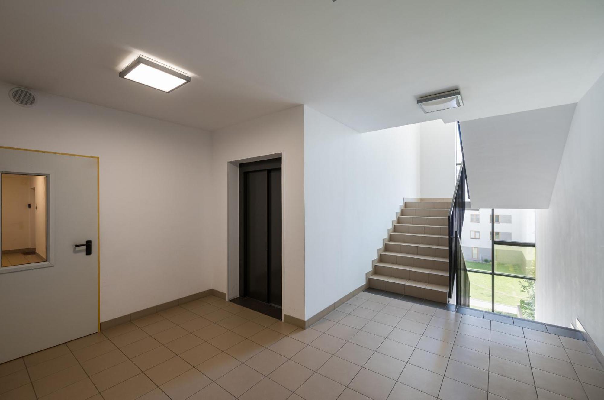Wola Jana Kazimierza Chic Apartment Warsaw Exterior photo