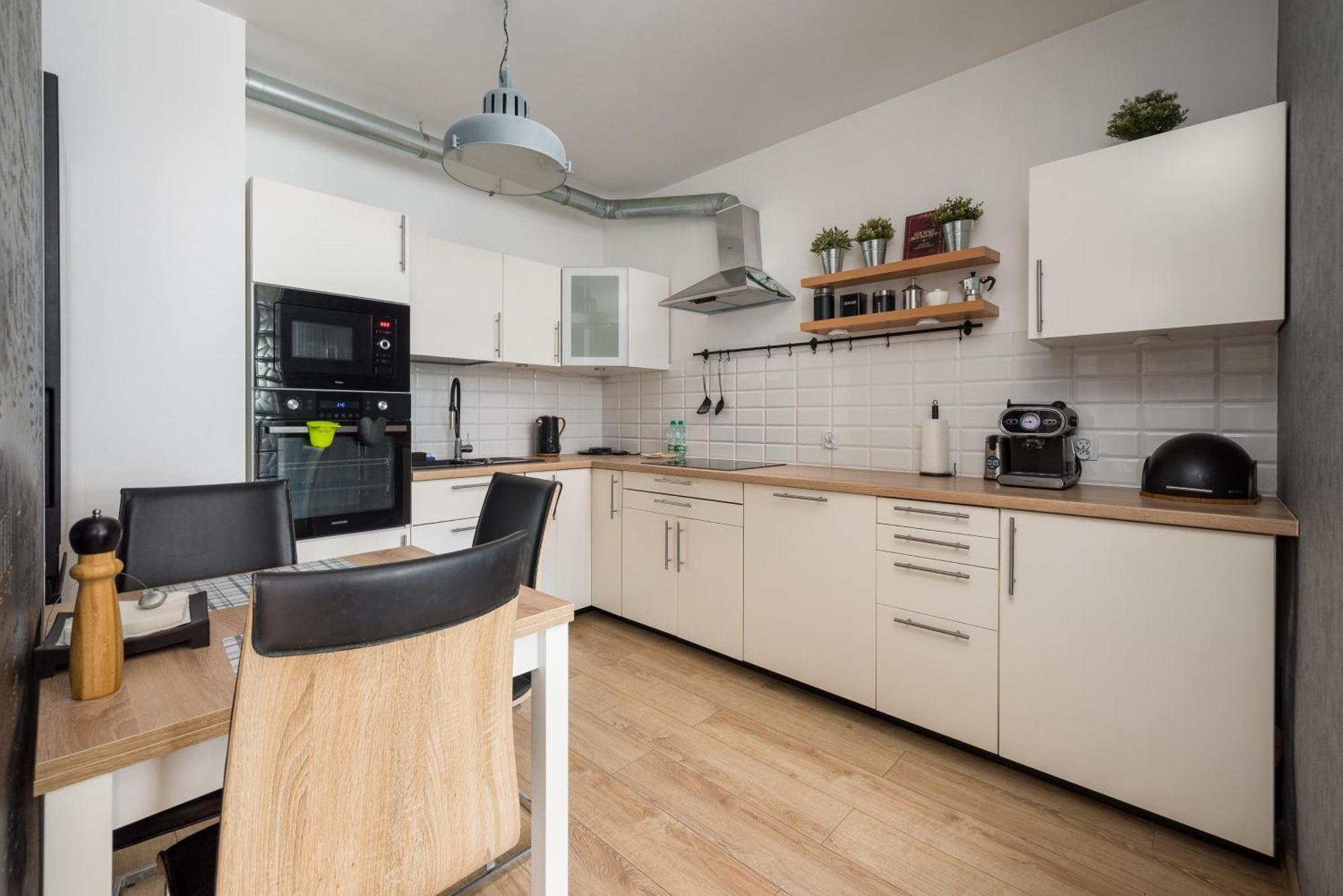 Wola Jana Kazimierza Chic Apartment Warsaw Exterior photo