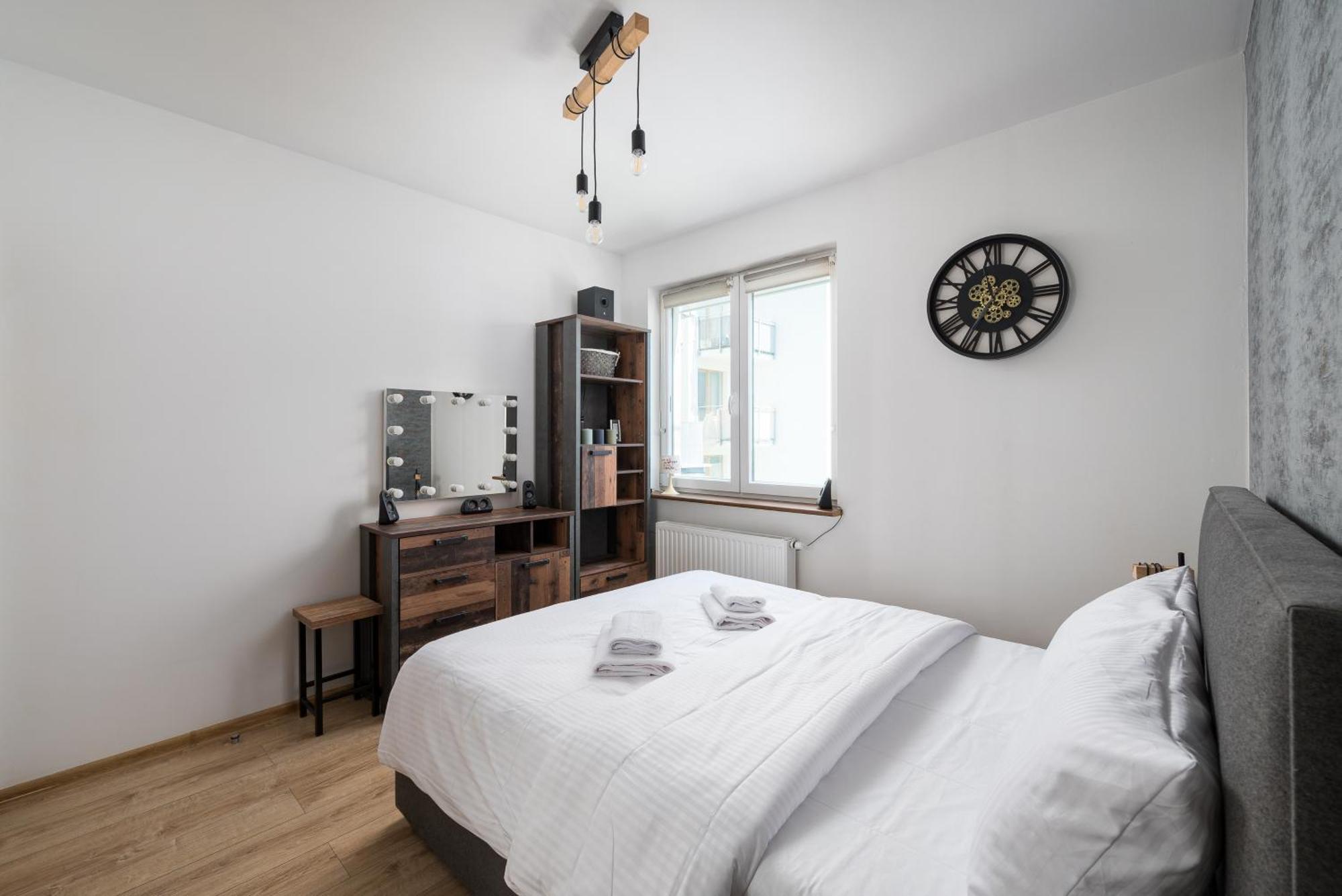 Wola Jana Kazimierza Chic Apartment Warsaw Exterior photo