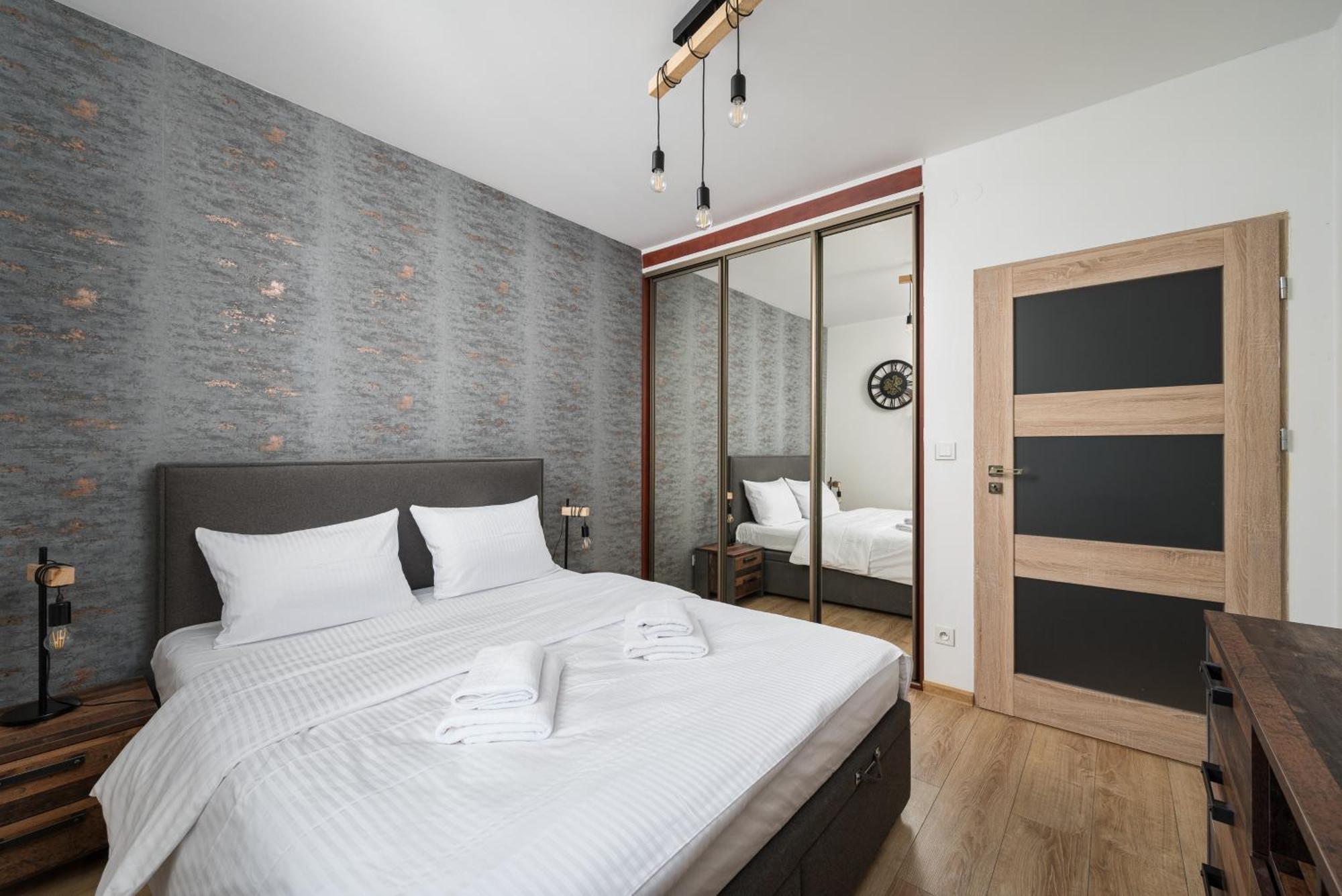 Wola Jana Kazimierza Chic Apartment Warsaw Exterior photo